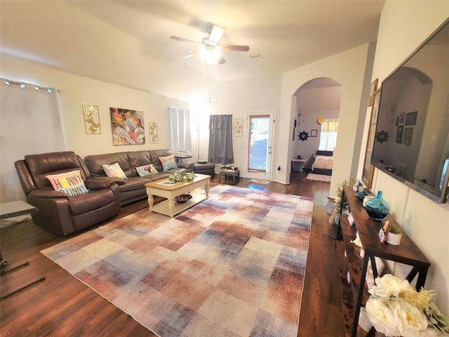 219 Golden Grain Drive, Rosenberg, TX 77469