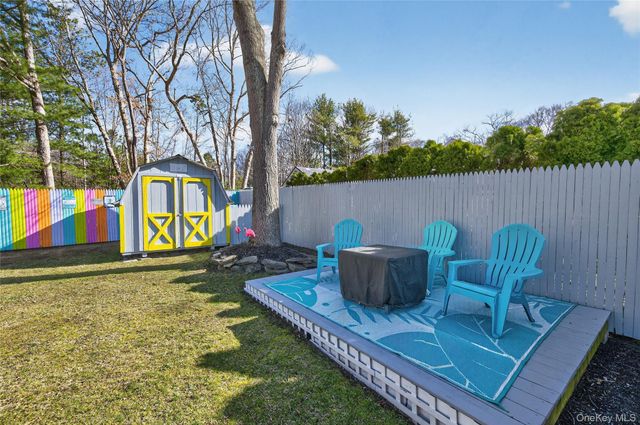 59 2nd Avenue, Holtsville, NY 11742