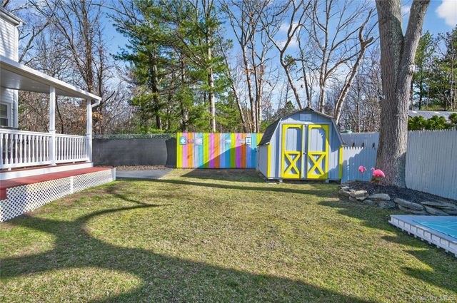 59 2nd Avenue, Holtsville, NY 11742