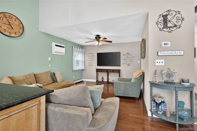 59 2nd Avenue, Holtsville, NY 11742