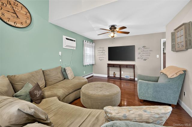 59 2nd Avenue, Holtsville, NY 11742