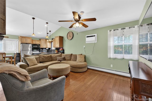 59 2nd Avenue, Holtsville, NY 11742