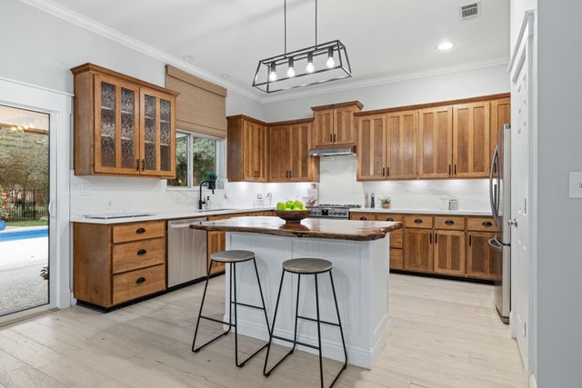 701 Baron LN, Cedar Park, TX 78613