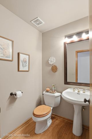 17050 Kerry Avenue, Orland Park, IL 60467