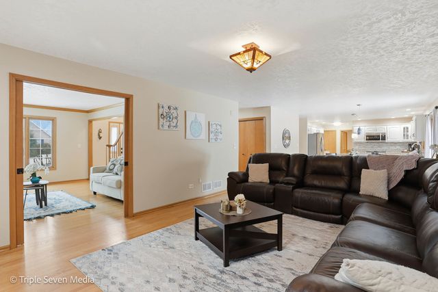 17050 Kerry Avenue, Orland Park, IL 60467