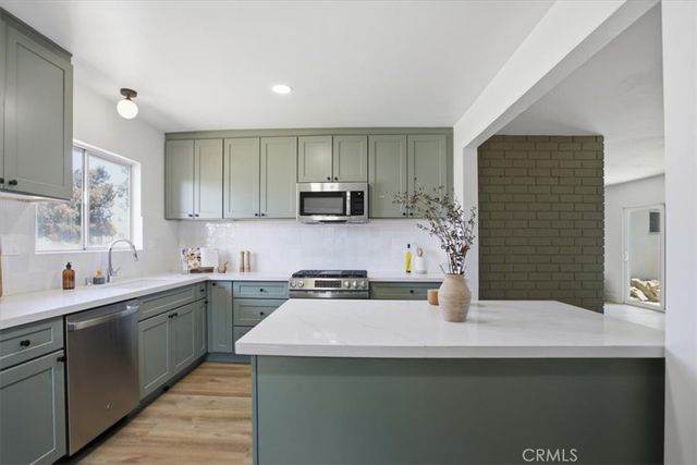 8552 Jumilla Avenue, Winnetka, CA 91306