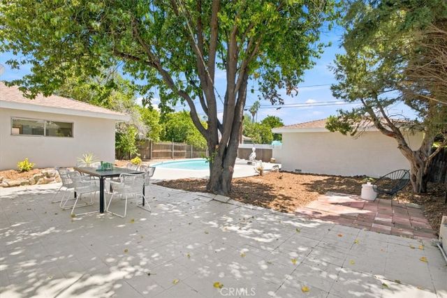 8552 Jumilla Avenue, Winnetka, CA 91306