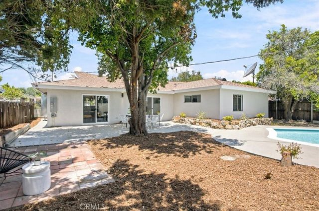 8552 Jumilla Avenue, Winnetka, CA 91306