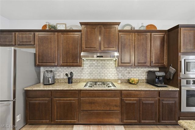 8525 Broxton Court, Westfield Center, OH 44251