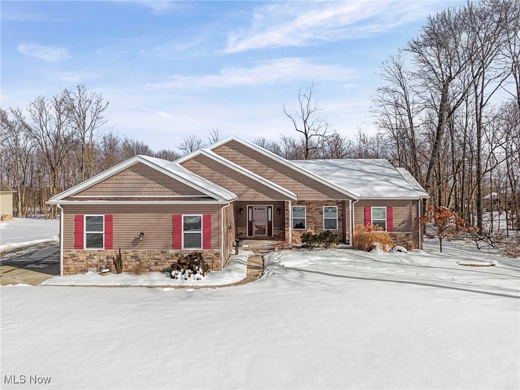 8525 Broxton Court, Westfield Center, OH 44251