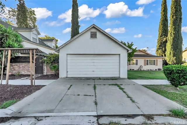 155 N 7th Avenue, Chowchilla, CA 93610