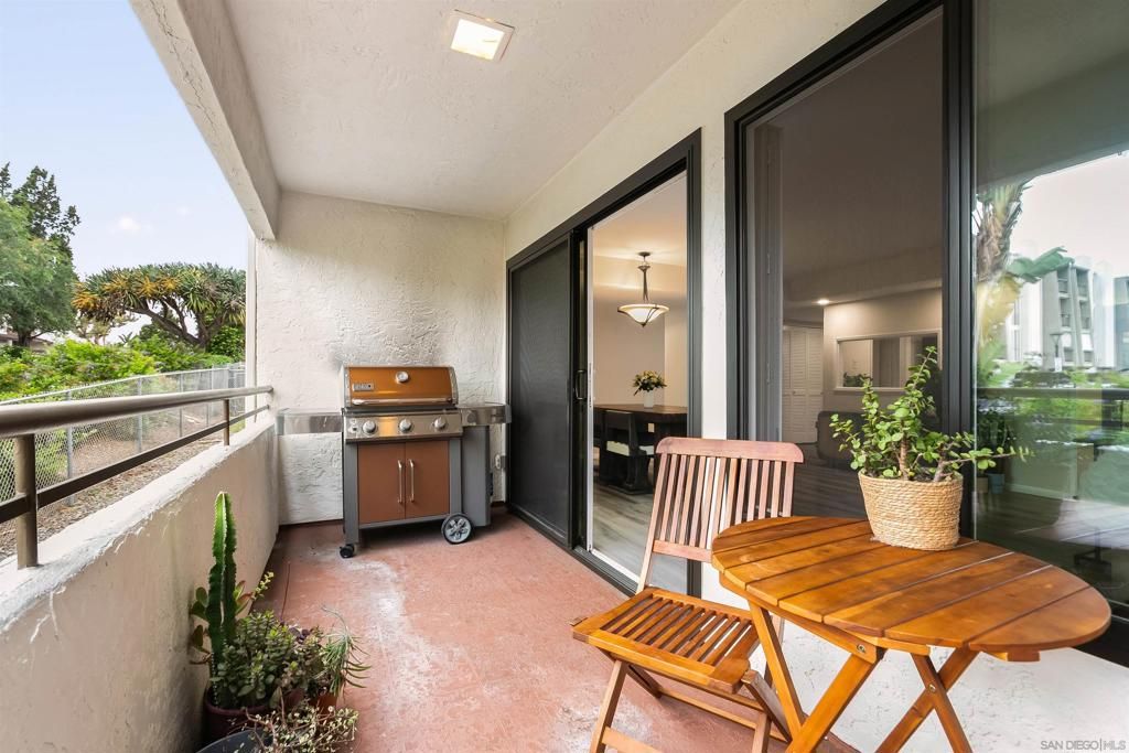 Image 10 of property listing at 6960 Hyde Park Dr 12, San Diego, CA 92119