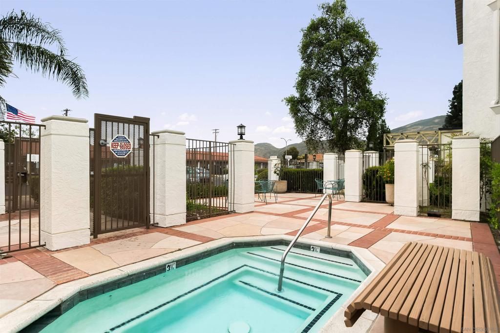 Image 31 of property listing at 6960 Hyde Park Dr 12, San Diego, CA 92119