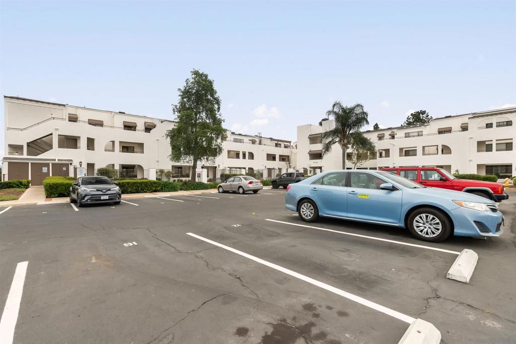 Image 34 of property listing at 6960 Hyde Park Dr 12, San Diego, CA 92119