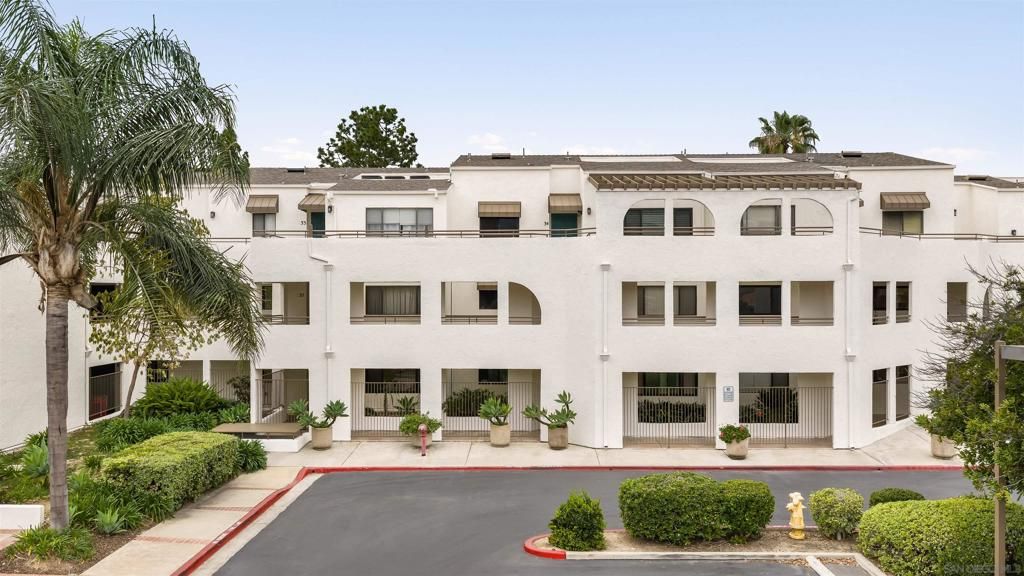 Image 45 of property listing at 6960 Hyde Park Dr 12, San Diego, CA 92119