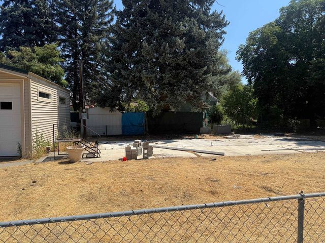 7001 E 2ND St, Spokane, WA 99212