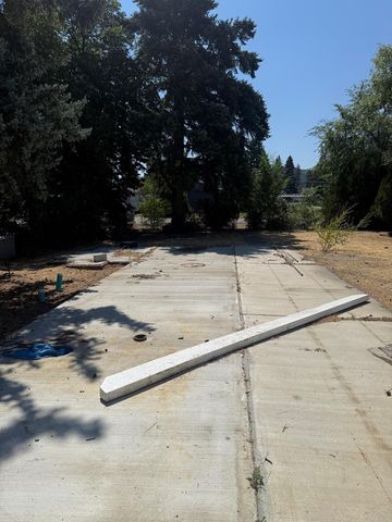 7001 E 2ND St, Spokane, WA 99212