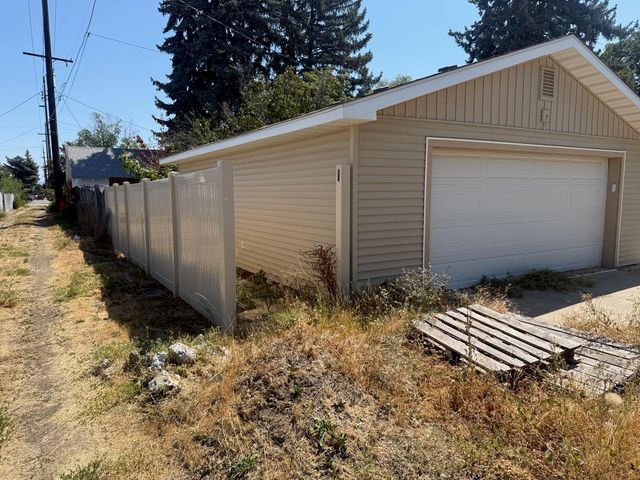 7001 E 2ND St, Spokane, WA 99212