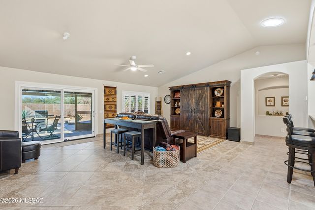 1109 N Desert Deer Pass, Green Valley, AZ 85614