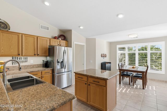 1109 N Desert Deer Pass, Green Valley, AZ 85614