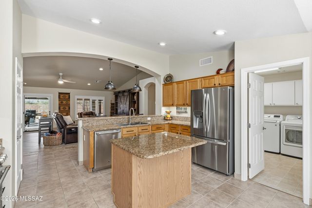 1109 N Desert Deer Pass, Green Valley, AZ 85614