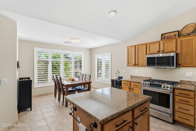 1109 N Desert Deer Pass, Green Valley, AZ 85614