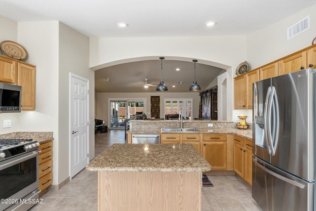 1109 N Desert Deer Pass, Green Valley, AZ 85614