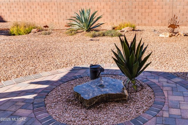 1109 N Desert Deer Pass, Green Valley, AZ 85614