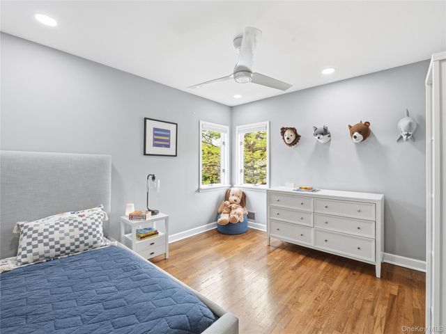 1 White Oak Drive, Port Washington, NY 11050