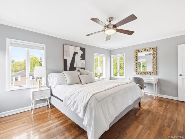 1 White Oak Drive, Port Washington, NY 11050