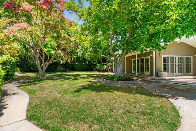 817 Hampshire Ct, Modesto, CA 95350