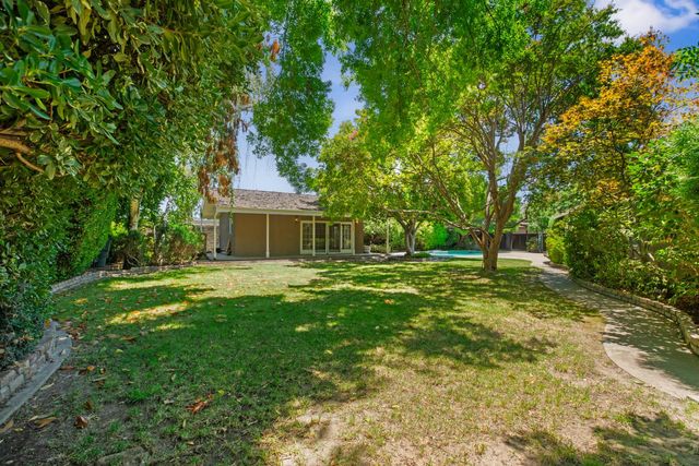 817 Hampshire Ct, Modesto, CA 95350