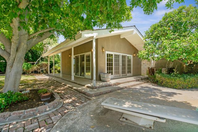 817 Hampshire Ct, Modesto, CA 95350