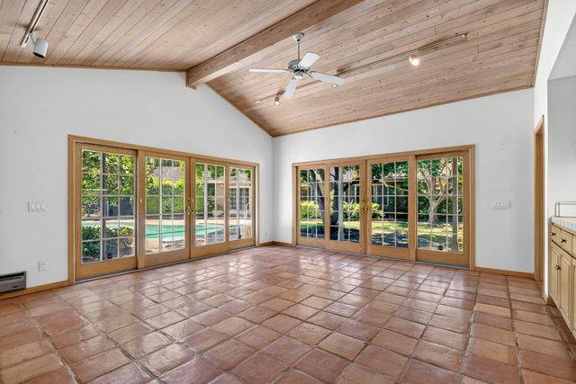 817 Hampshire Ct, Modesto, CA 95350