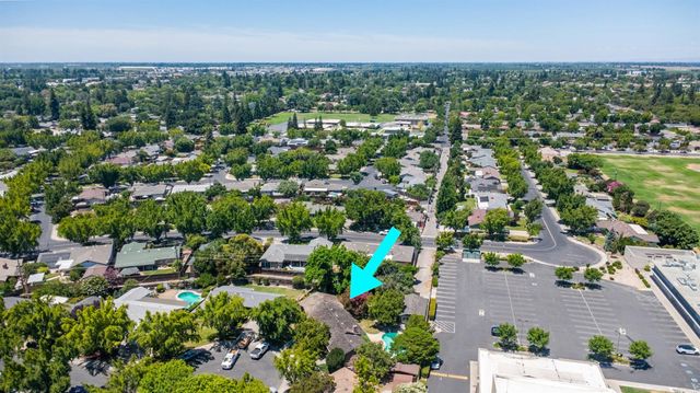 817 Hampshire Ct, Modesto, CA 95350