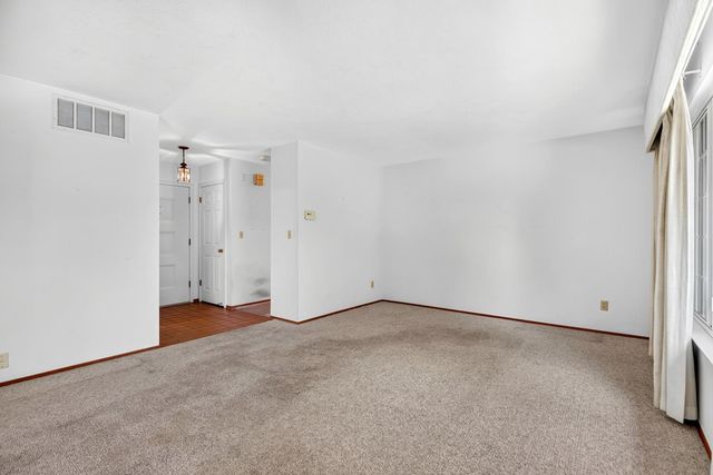 817 Hampshire Ct, Modesto, CA 95350
