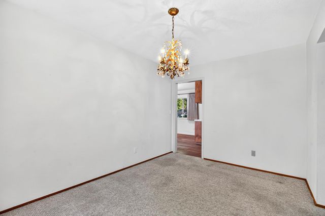 817 Hampshire Ct, Modesto, CA 95350