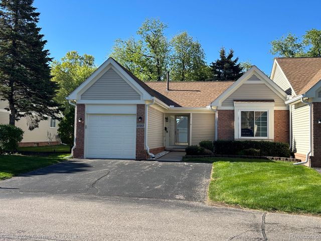 37257 Amhurst Drive 28, Westland, MI 48185