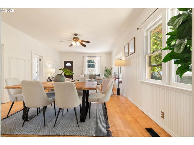 150 E Arlington St, Gladstone, OR 97027