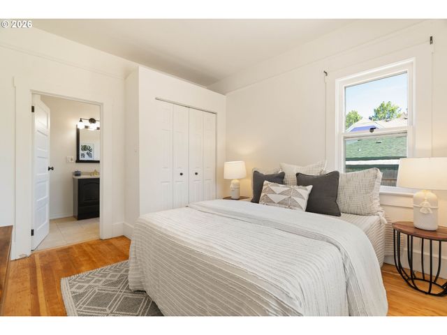 150 E Arlington St, Gladstone, OR 97027