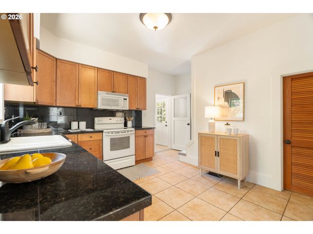 150 E Arlington St, Gladstone, OR 97027