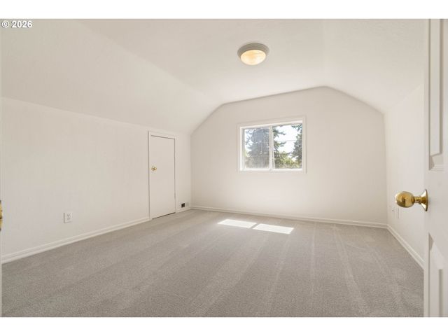 150 E Arlington St, Gladstone, OR 97027