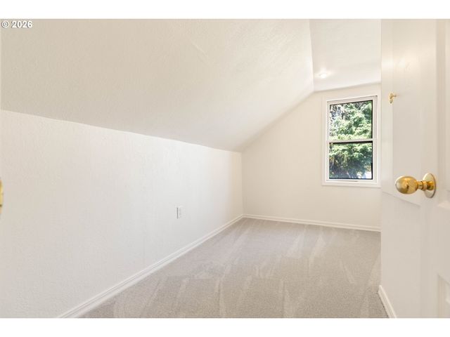 150 E Arlington St, Gladstone, OR 97027