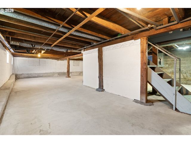 150 E Arlington St, Gladstone, OR 97027