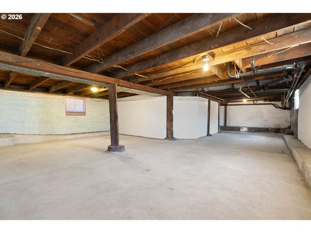 150 E Arlington St, Gladstone, OR 97027