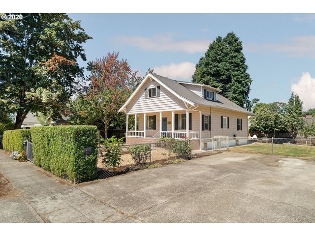 150 E Arlington St, Gladstone, OR 97027