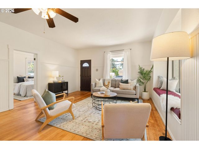 150 E Arlington St, Gladstone, OR 97027
