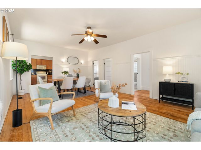 150 E Arlington St, Gladstone, OR 97027