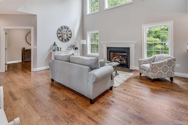 8 Roundhill Road, Hopewell Junction, NY 12533