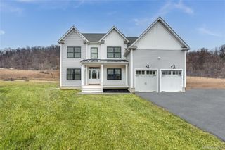8 Roundhill Road, Hopewell Junction, NY 12533